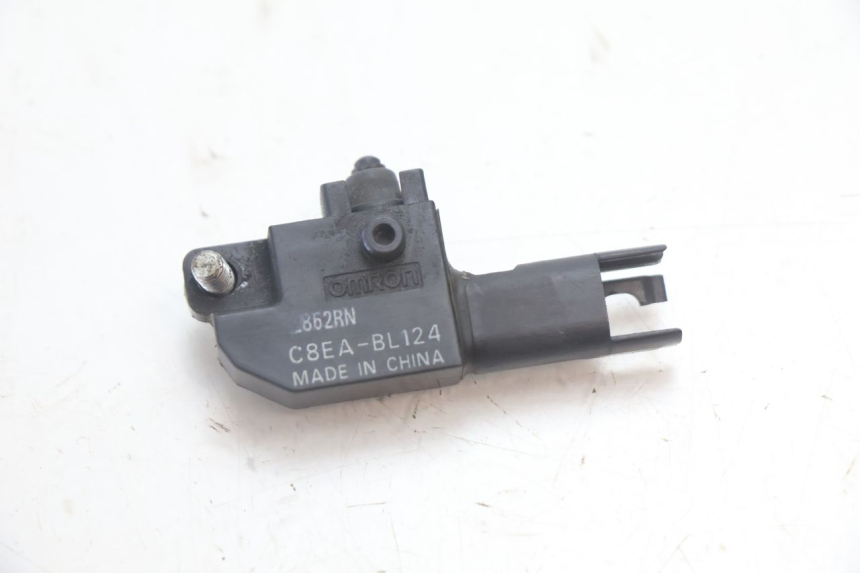photo de INTERRUPTOR DE LUZ DE FREIO ESQUERDO BMW C SPORT 650 (2015 - 2021) - Outro ângulo de visão