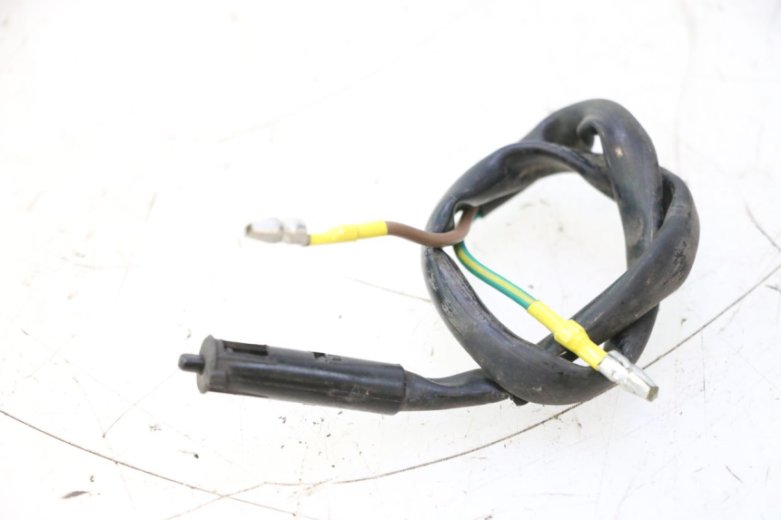 photo de CONTATOR DE LUZ DE FREIO ESQUERDO TGB CITY RS 50 (2011 - 2016) - Zoom do estado de desgaste