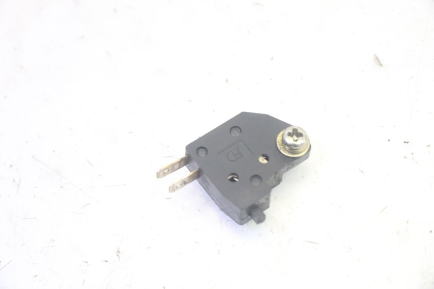 photo de INTERRUPTOR DE LUZ DE FREIO ESQUERDO PEUGEOT DJANGO 4T 50 (2014 - 2019) - Detalhe da peça