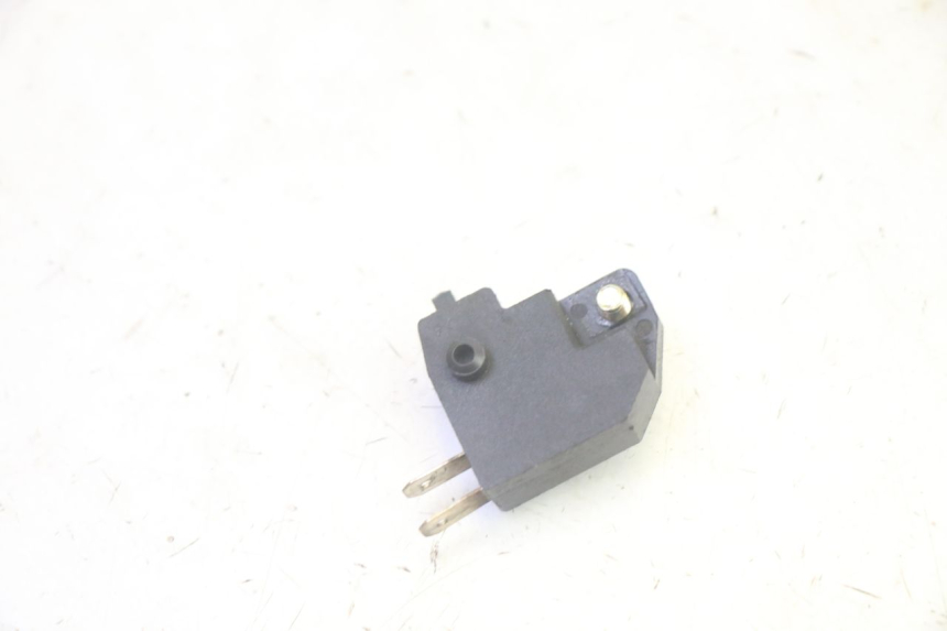 photo de INTERRUPTOR DE LUZ DE FREIO ESQUERDO PEUGEOT DJANGO 4T 50 (2014 - 2019) - Zoom do estado de desgaste