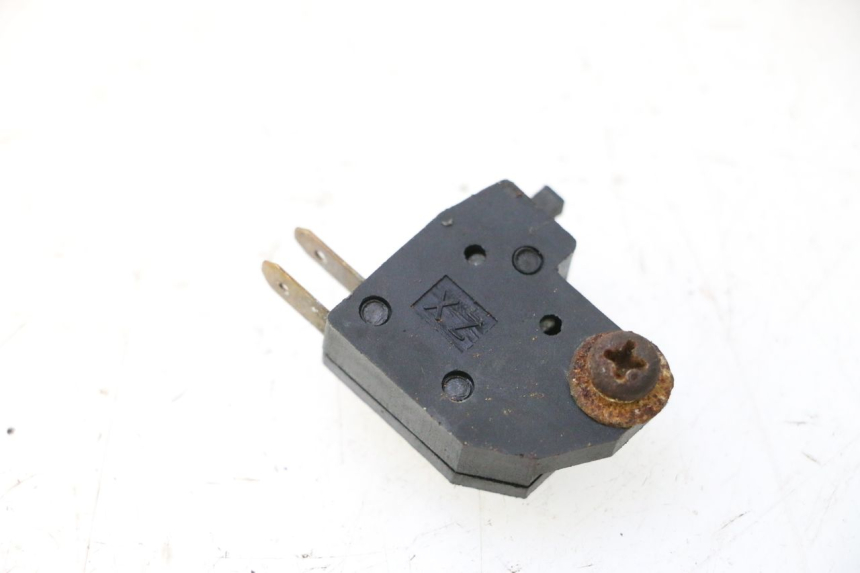 photo de CONTACTOR DA LUZ DE FREIO ESQUERDO CF MOTO E-CHARM 125 (2005 - 2008) - Vista principal