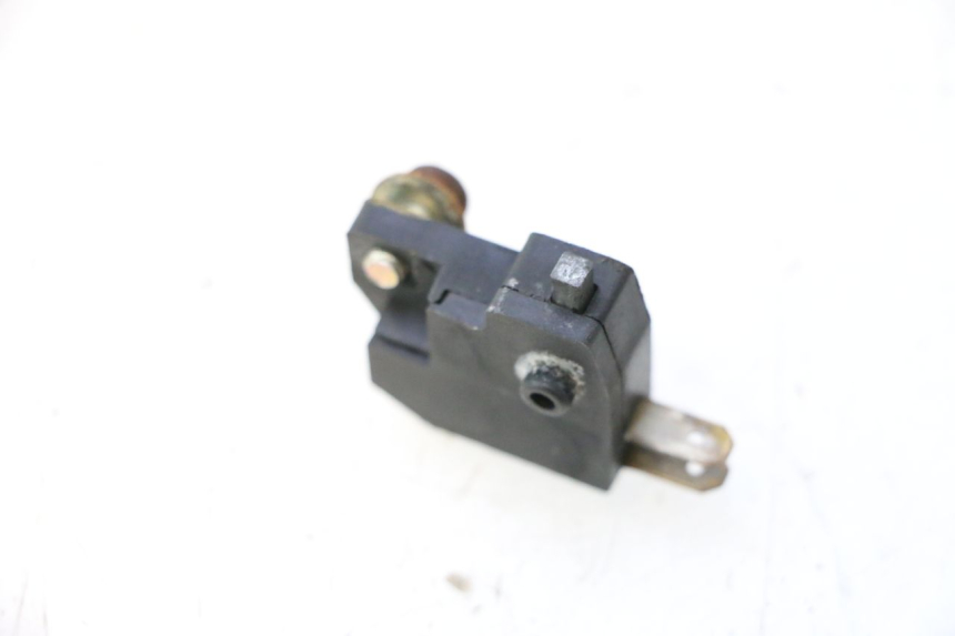 photo de CONTACTOR DA LUZ DE FREIO ESQUERDO CF MOTO E-CHARM 125 (2005 - 2008) - Detalhe da peça