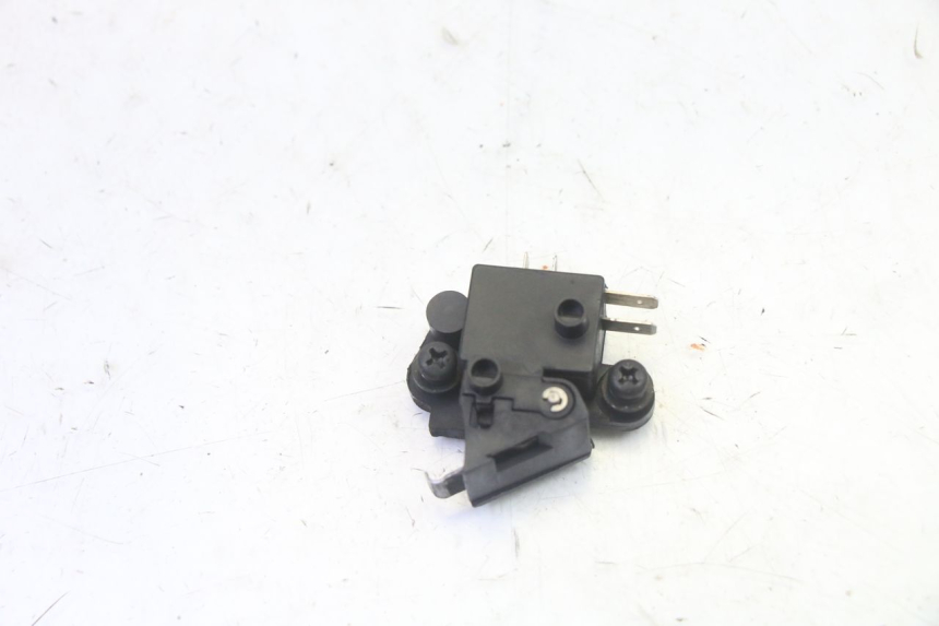 photo de INTERRUPTOR DE LUZ DE FREIO ESQUERDO HONDA FES S-WING SWING ABS 125 (2007 - 2015) - Detalhe da peça