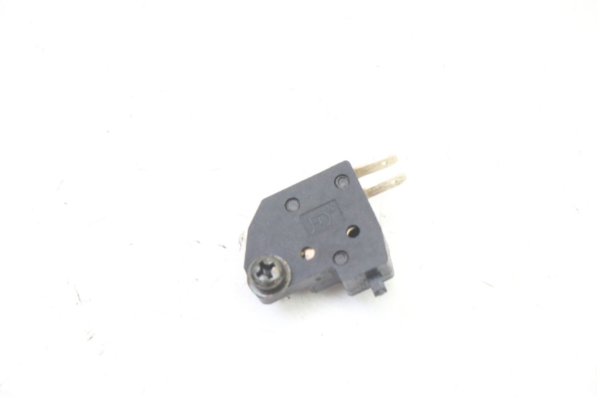photo de INTERRUPTOR DE LUZ DE FREIO ESQUERDO SYM FIDDLE 3 III 125 (2014 - 2020) - Detalhe da peça