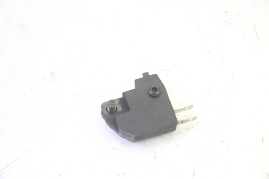 photo de INTERRUPTOR DE LUZ DE FREIO ESQUERDO SYM FIDDLE 3 III 125 (2014 - 2020) - Zoom do estado de desgaste