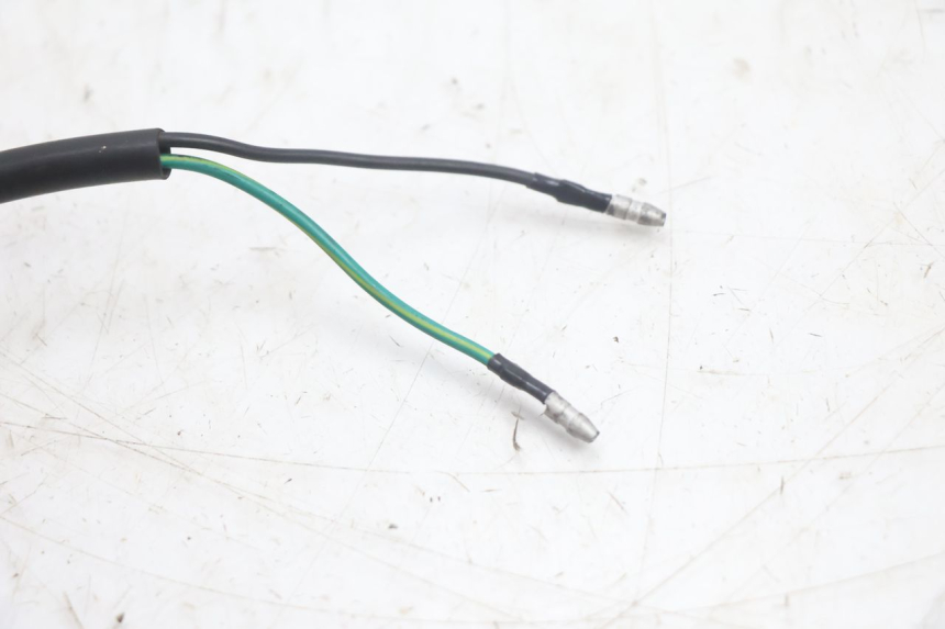 photo de INTERRUPTOR DE LUZ DE FREIO ESQUERDO SYM FIDDLE 3 III 50 (2014 - 2020) - Outro ângulo de visão