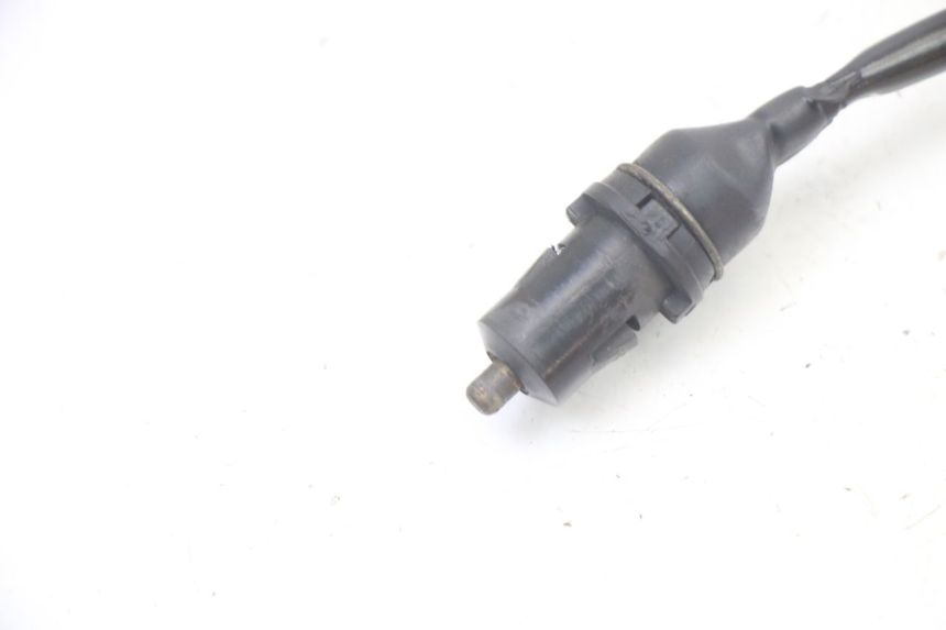 photo de INTERRUPTOR DE LUZ DE FREIO ESQUERDO MBK FLAME X 125 (2007 - 2016) - Detalhe da peça