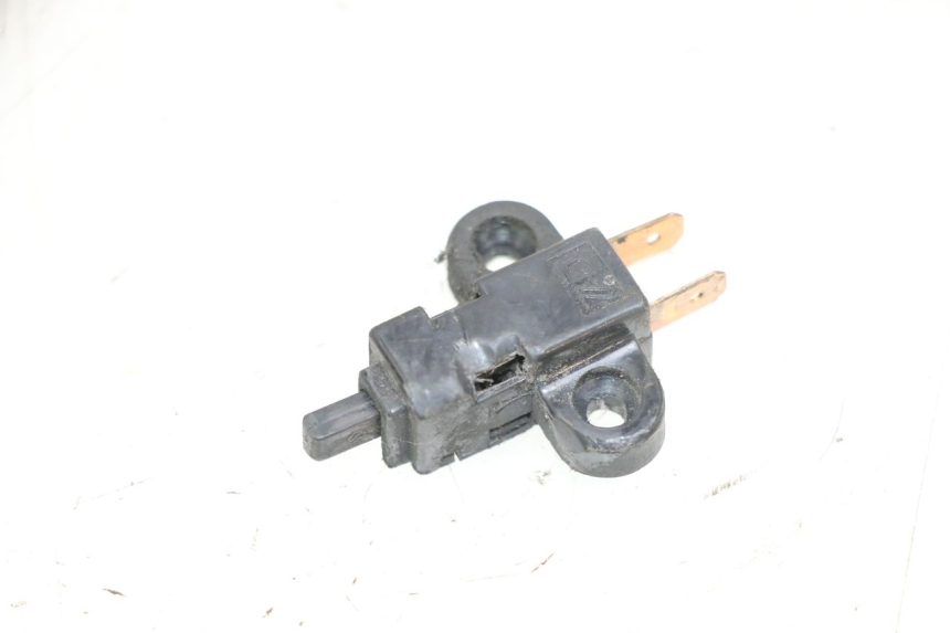 photo de INTERRUPTOR DE LUZ DE FREIO ESQUERDO MBK FLIPPER 115 (2013 - 2017) - Outro ângulo de visão