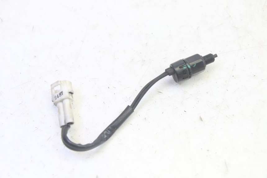 photo de INTERRUPTOR DE LUZ DE FREIO ESQUERDO PIAGGIO FLY 4T 50 (2013 - 2017) - Zoom do estado de desgaste