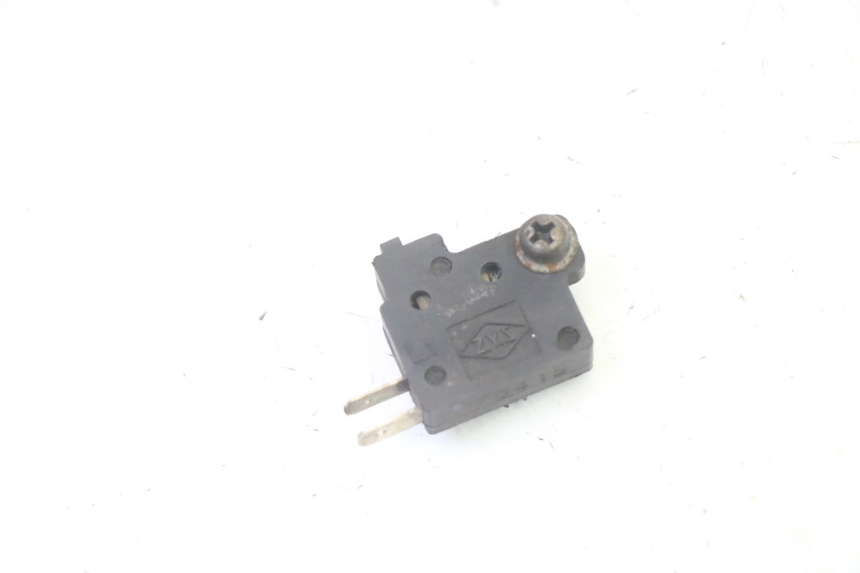 photo de INTERRUPTOR DE LUZ DE FREIO ESQUERDO KYMCO GRAND DINK 125 (2008 - 2014) - Vista principal