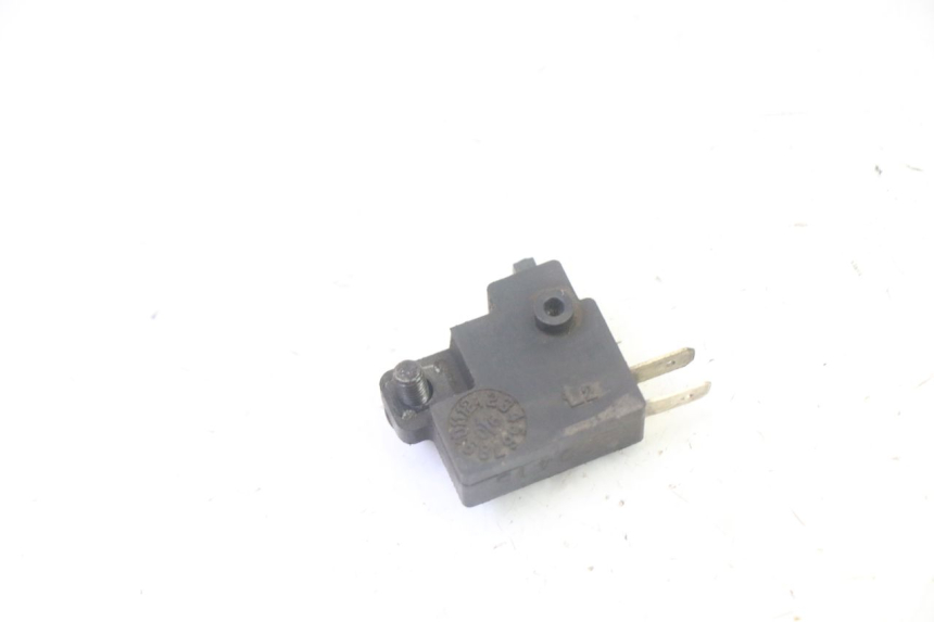photo de INTERRUPTOR DE LUZ DE FREIO ESQUERDO KYMCO GRAND DINK 125 (2008 - 2014) - Zoom do estado de desgaste