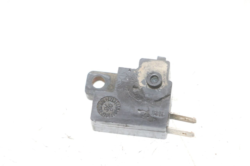 photo de INTERRUPTOR DE LUZ DE FREIO ESQUERDO KYMCO GRAND DINK 125 (2002 - 2007) - Vista principal