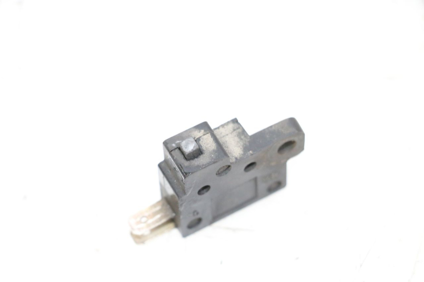 photo de INTERRUPTOR DE LUZ DE FREIO ESQUERDO KYMCO GRAND DINK 125 (2002 - 2007) - Zoom do estado de desgaste