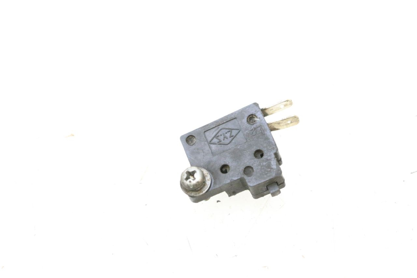 photo de INTERRUPTOR DE LUZ DE FREIO ESQUERDO SYM GTS EVO 125 (2009 - 2013) - Detalhe da peça