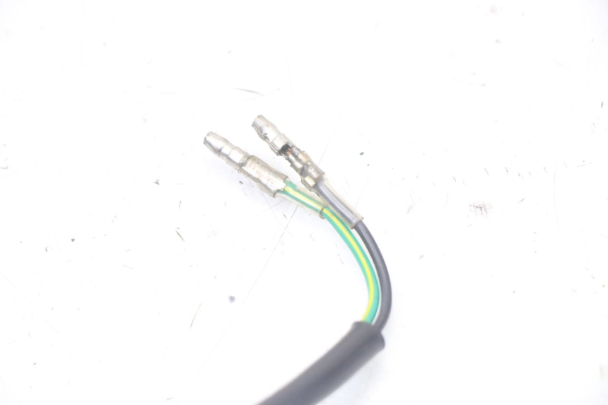 photo de INTERRUPTOR DE LUZ DE FREIO ESQUERDO HONDA SCV LEAD 100 (2003 - 2007) - Zoom do estado de desgaste