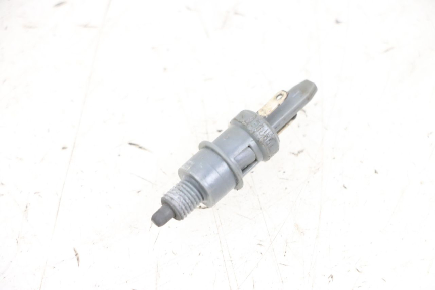 photo de INTERRUPTOR DE LUZ DE FREIO ESQUERDO PEUGEOT KISBEE 4T 50 (2018 - 2022) - Vista principal