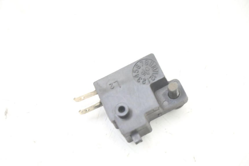 photo de INTERRUPTOR DE LUZ DE FREIO ESQUERDO KYMCO XCITING 500 (2007 - 2010) - Outro ângulo de visão