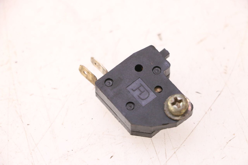 photo de INTERRUPTOR DE LUZ DE FREIO ESQUERDO KYMCO LIKE 125 (2009 - 2016) - Vista principal