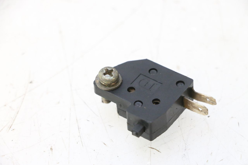 photo de INTERRUPTOR DE LUZ DE FREIO ESQUERDO KYMCO LIKE 125 (2009 - 2016) - Zoom do estado de desgaste