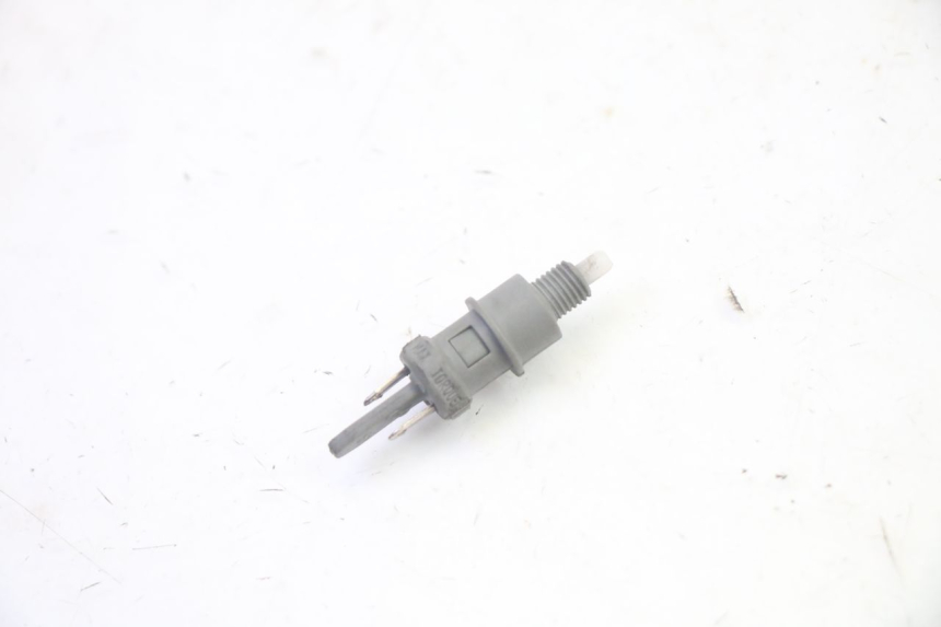 photo de INTERRUPTOR DE LUZ DE FREIO ESQUERDO PEUGEOT LUDIX 50 (2005 - 2007) - Detalhe da peça