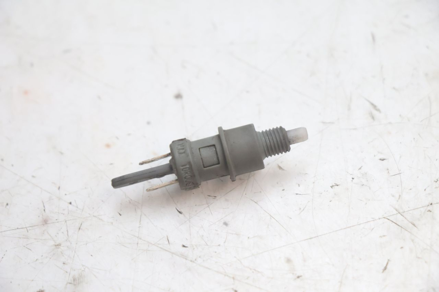 photo de INTERRUPTOR DE LUZ DE FREIO ESQUERDO PEUGEOT LUDIX 50 (2005 - 2007) - Detalhe da peça