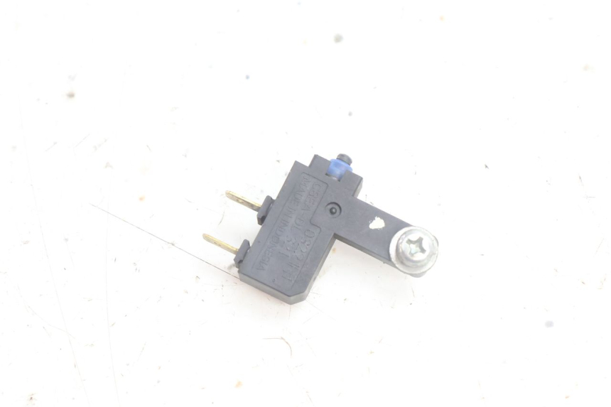 photo de CONTACTOR DA LUZ DE FREIO ESQUERDA YAMAHA N-MAX NMAX 125 (2021 - 2024) - Vista principal