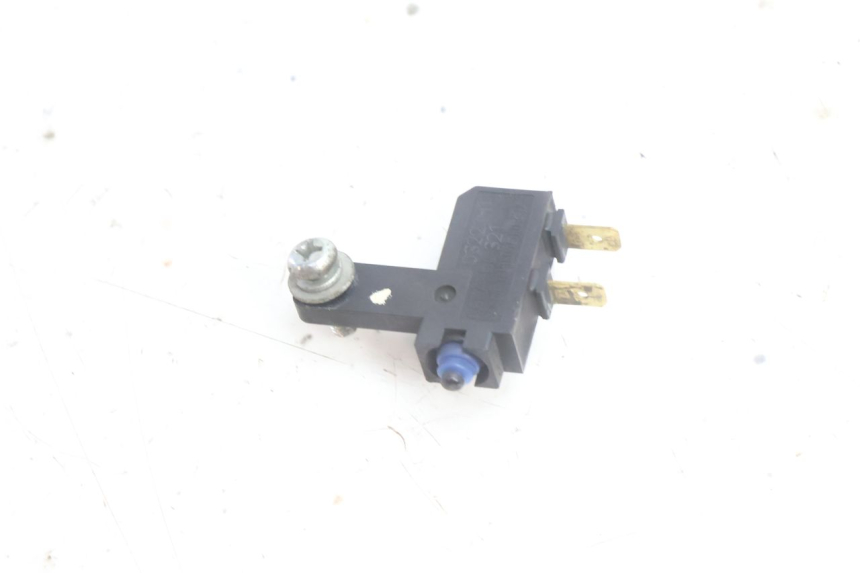 photo de CONTACTOR DA LUZ DE FREIO ESQUERDA YAMAHA N-MAX NMAX 125 (2021 - 2024) - Detalhe da peça