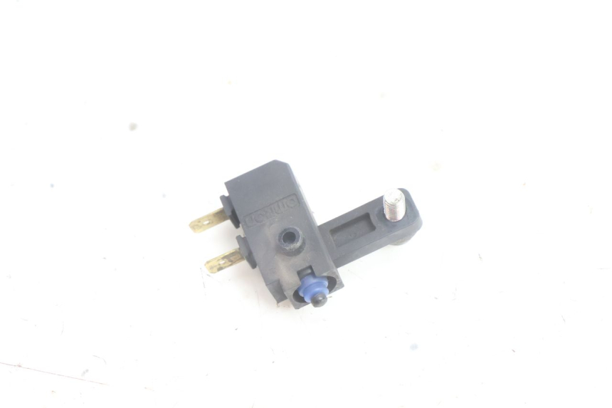photo de CONTACTOR DA LUZ DE FREIO ESQUERDA YAMAHA N-MAX NMAX 125 (2021 - 2024) - Outro ângulo de visão