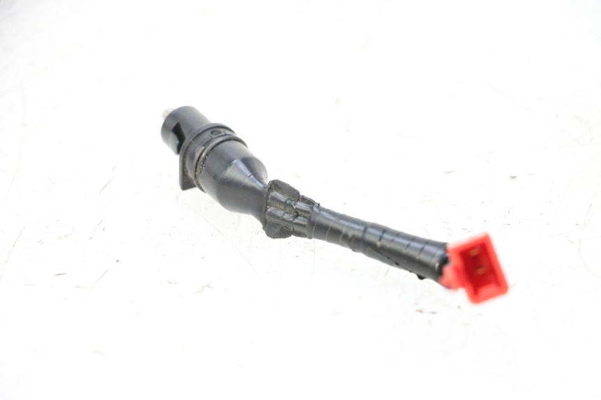 photo de INTERRUPTOR DE LUZ DE FREIO ESQUERDO YAMAHA NEO'S CORE 1 (2022 - 2026) - Detalhe da peça