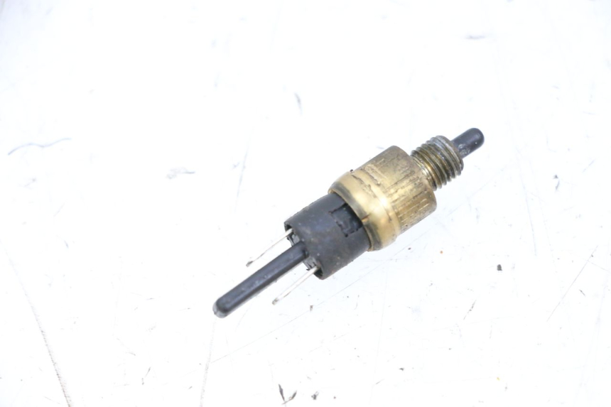photo de INTERRUPTOR DE LUZ DE FREIO ESQUERDO YAMAHA NEO'S NEOS 2T 50 (1998 - 2007) - Detalhe da peça
