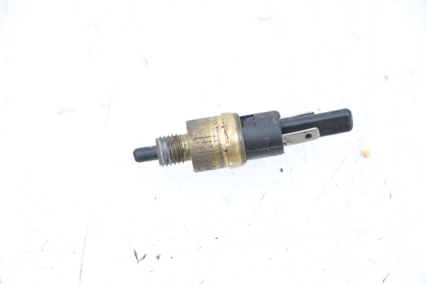 photo de INTERRUPTOR DE LUZ DE FREIO ESQUERDO YAMAHA NEO'S NEOS 2T 50 (1998 - 2007) - Zoom do estado de desgaste