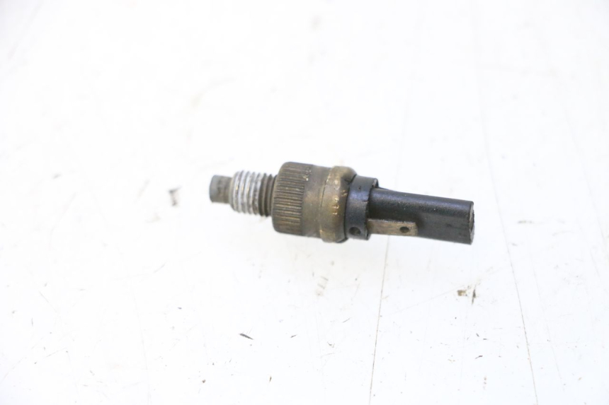 photo de CONTATOR DE LUZ DE FREIO ESQUERDO MBK NITRO 50 (2004 - 2008) - Detalhe da peça