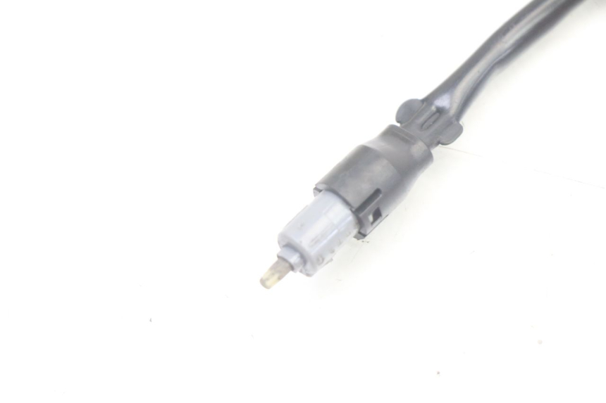 photo de INTERRUPTOR DE LUZ DE FREIO ESQUERDO MBK OVETTO 4T 50 (2008 - 2016) - Detalhe da peça