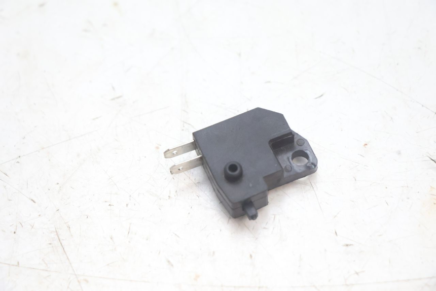 photo de CONTATOR DE LUZ DE FREIO ESQUERDO JM MOTORS R-MAX TECH 50 (2024 - 2026) - Detalhe da peça