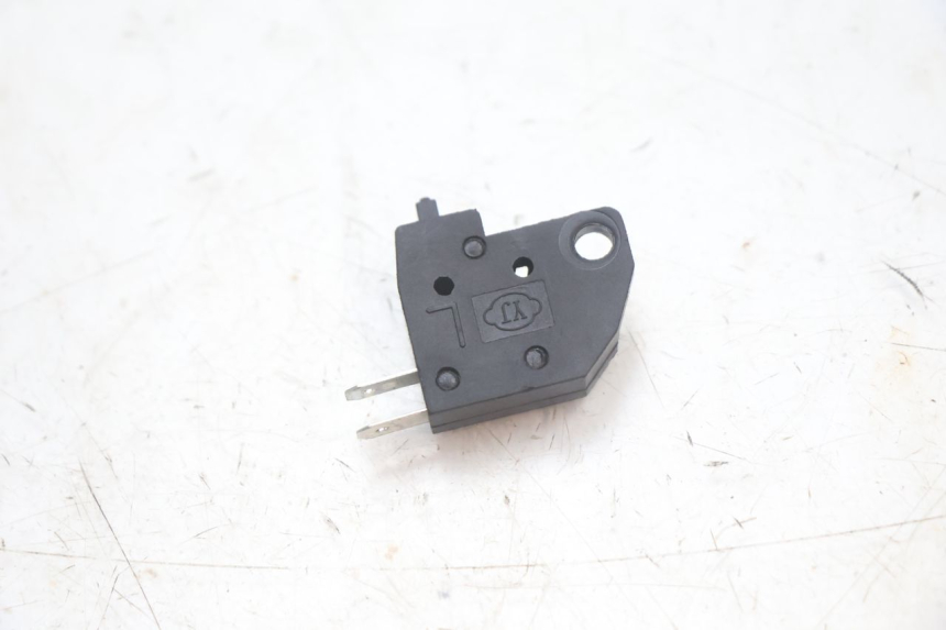 photo de CONTATOR DE LUZ DE FREIO ESQUERDO JM MOTORS R-MAX TECH 50 (2024 - 2026) - Zoom do estado de desgaste