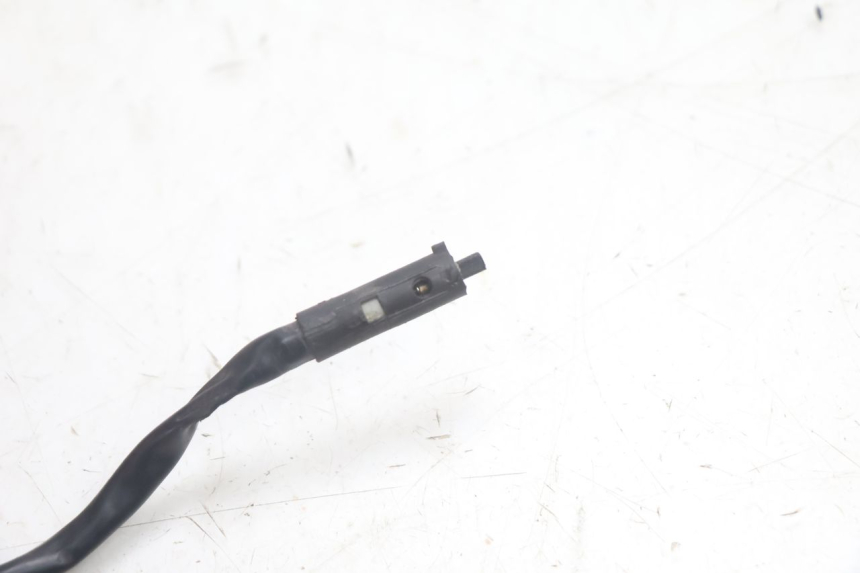photo de CONTATOR DE LUZ DE FREIO ESQUERDO YIYING RETRO 125 (2008 - 2018) - Zoom do estado de desgaste