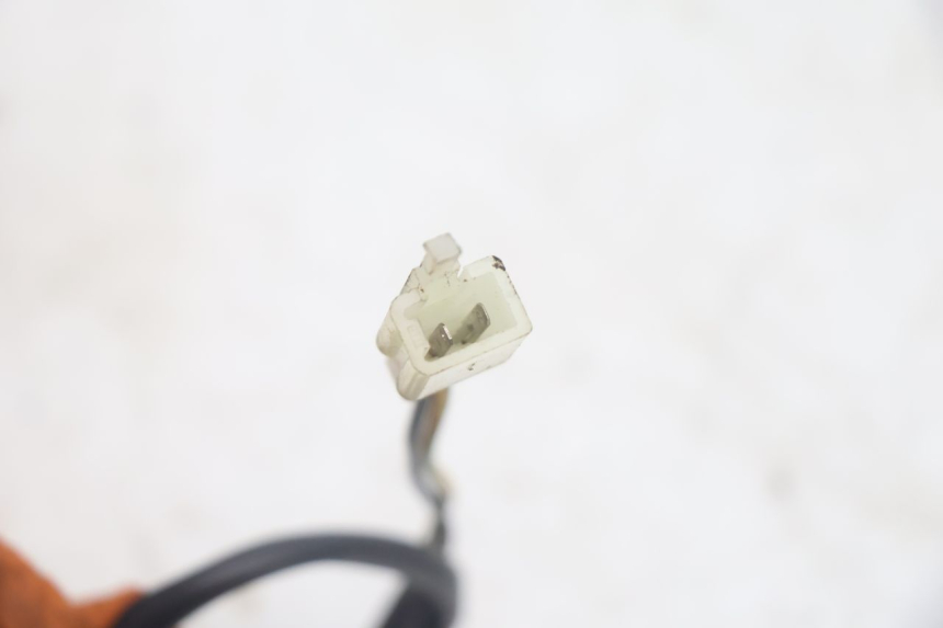 photo de CONTATOR DE LUZ DE FREIO ESQUERDO YIYING RETRO 125 (2008 - 2018) - Outro ângulo de visão