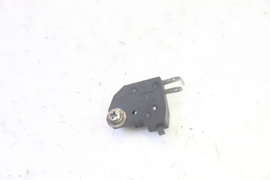 photo de INTERRUPTOR DE LUZ DE FREIO ESQUERDO DAELIM S1 125 (2007 - 2016) - Detalhe da peça