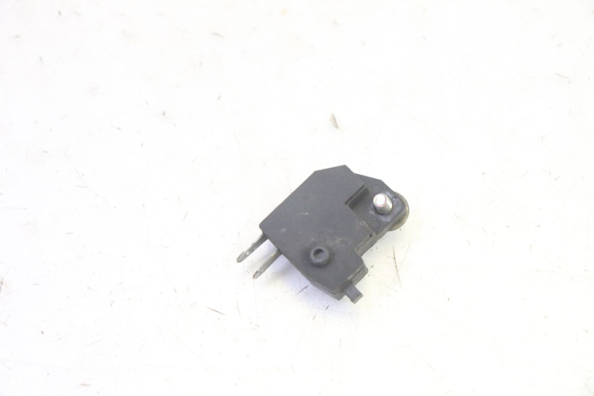 photo de INTERRUPTOR DE LUZ DE FREIO ESQUERDO DAELIM S1 125 (2007 - 2016) - Outro ângulo de visão