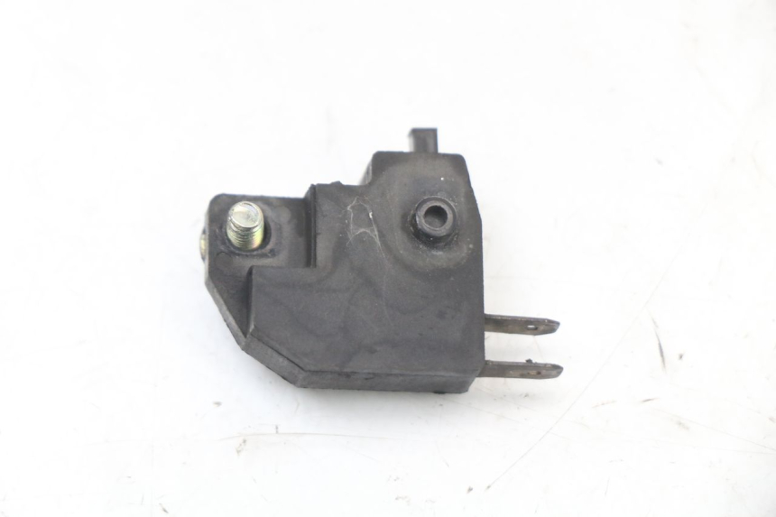 photo de INTERRUPTOR DE LUZ DE FREIO ESQUERDO DAELIM S3 125 (2010 - 2017) - Zoom do estado de desgaste