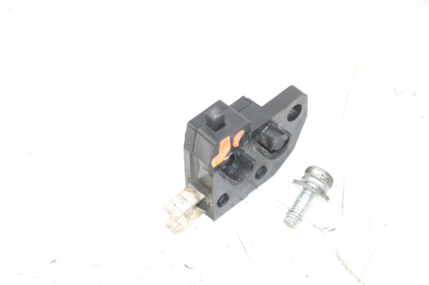 photo de INTERRUPTOR DE LUZ DE FREIO ESQUERDO PEUGEOT SATELIS 125 (2013 - 2018) - Detalhe da peça