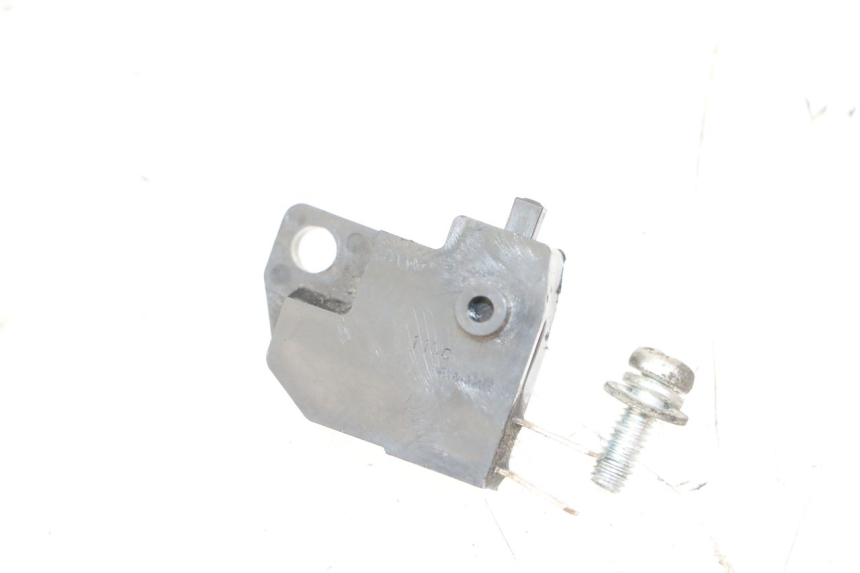 photo de INTERRUPTOR DE LUZ DE FREIO ESQUERDO PEUGEOT SATELIS 125 (2013 - 2018) - Zoom do estado de desgaste