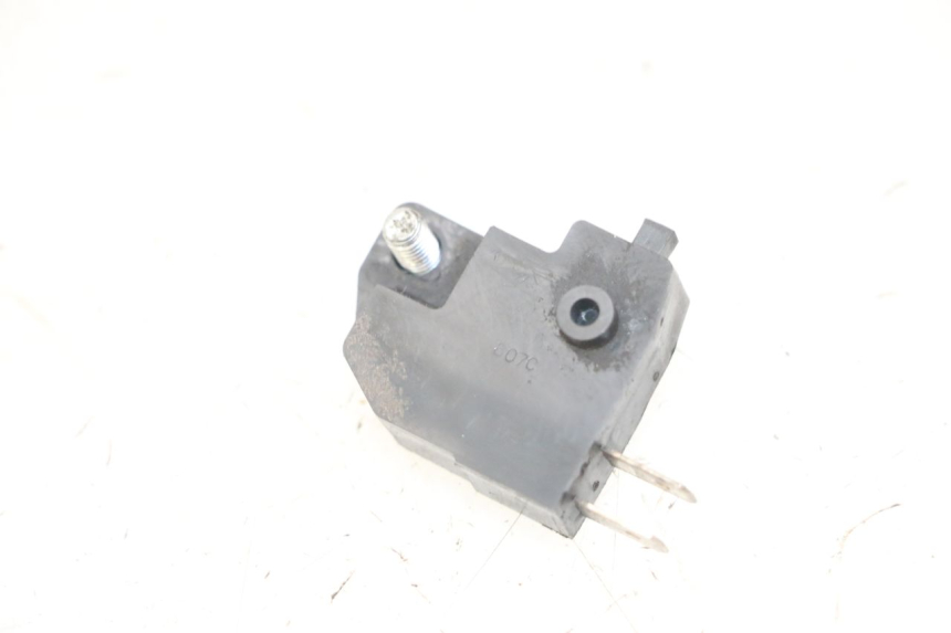 photo de INTERRUPTOR DE LUZ DE FREIO ESQUERDO PEUGEOT SATELIS 125 (2013 - 2018) - Detalhe da peça