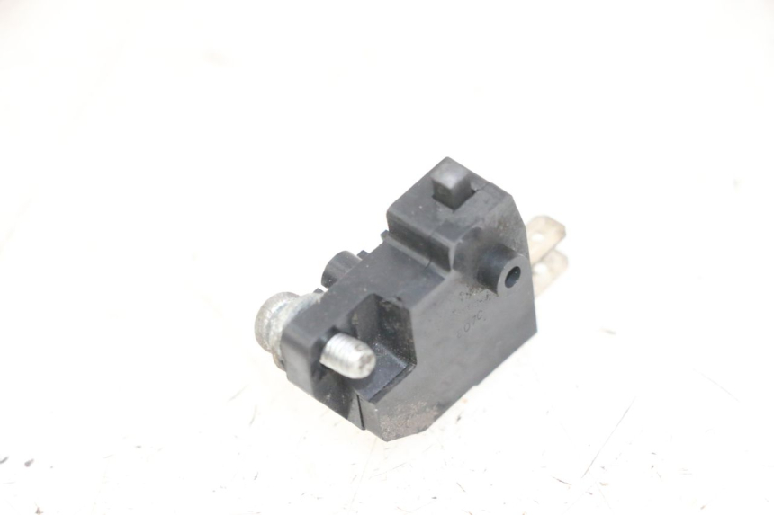 photo de INTERRUPTOR DE LUZ DE FREIO ESQUERDO PEUGEOT SATELIS 125 (2013 - 2018) - Zoom do estado de desgaste