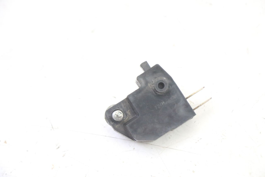 photo de INTERRUPTOR DE LUZ DE FREIO ESQUERDO PEUGEOT SATELIS 125 (2013 - 2018) - Outro ângulo de visão