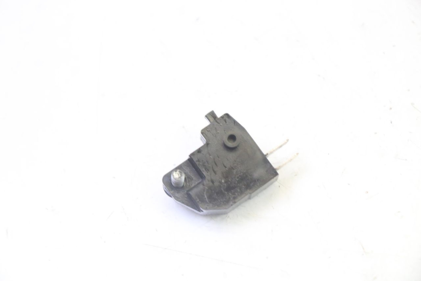photo de INTERRUPTOR DE LUZ DE FREIO ESQUERDO PEUGEOT SATELIS 125 (2013 - 2018) - Zoom do estado de desgaste