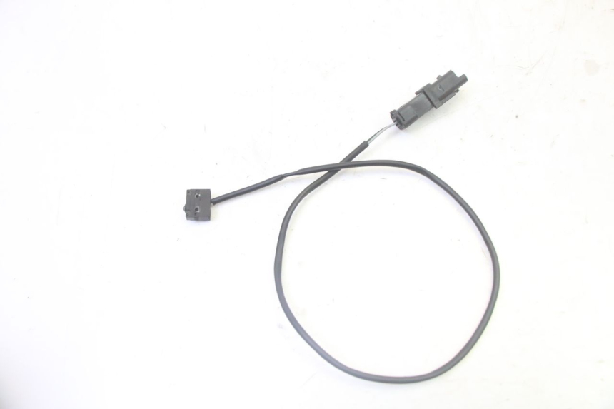 photo de INTERRUPTOR DE LUZ DE FREIO ESQUERDO PEUGEOT SATELIS 125 (2006 - 2009) - Vista principal
