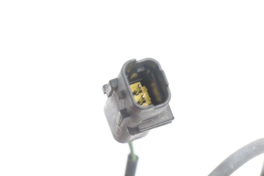 photo de INTERRUPTOR DE LUZ DE FREIO ESQUERDO PEUGEOT SATELIS 125 (2006 - 2009) - Zoom do estado de desgaste