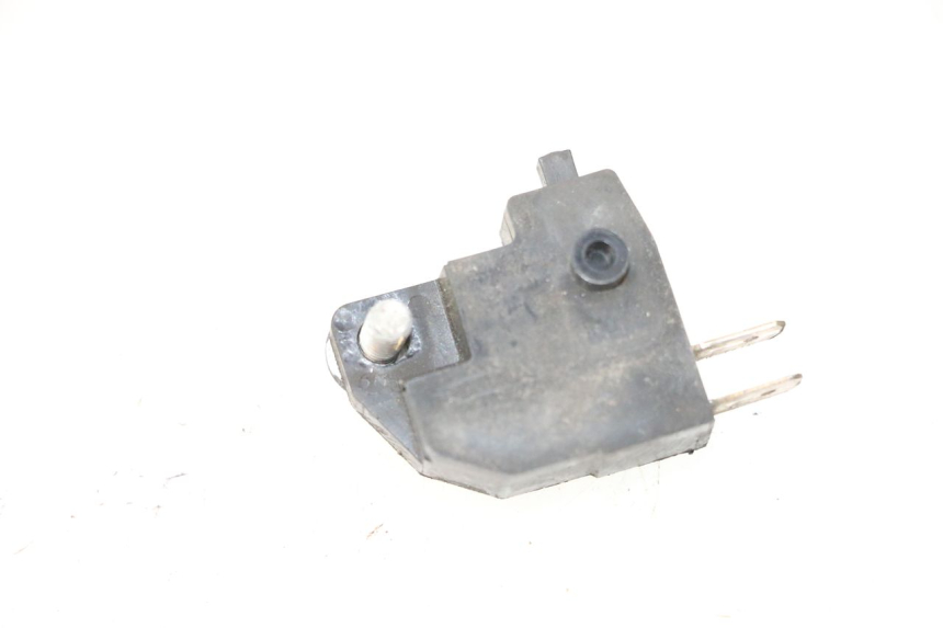 photo de INTERRUPTOR DE LUZ DE FREIO ESQUERDO PEUGEOT SATELIS 125 (2013 - 2018) - Detalhe da peça