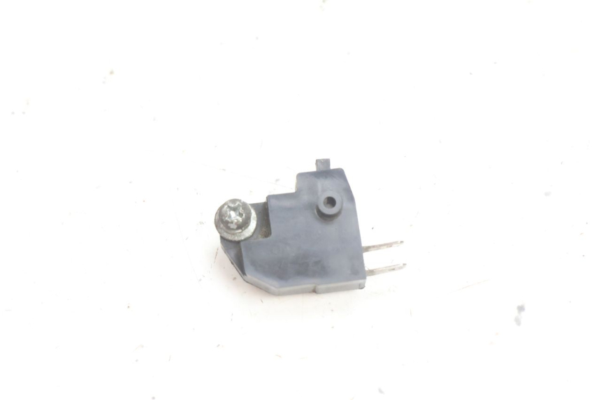 photo de INTERRUPTOR DE LUZ DE FREIO ESQUERDO PEUGEOT SATELIS 125 (2006 - 2009) - Zoom do estado de desgaste